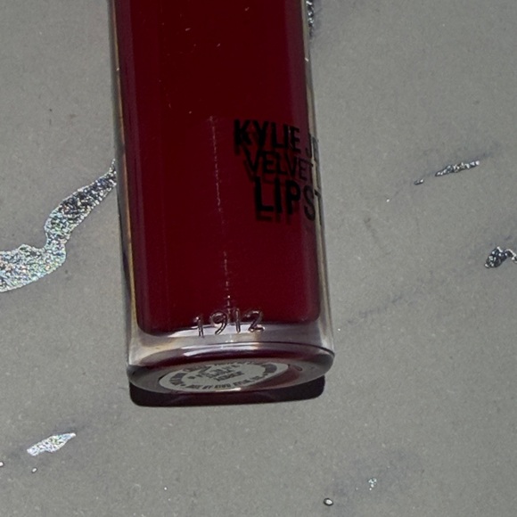KYLIE JENNER Cosmetics LIP KIT Jordy Velvet - Picture 6 of 8